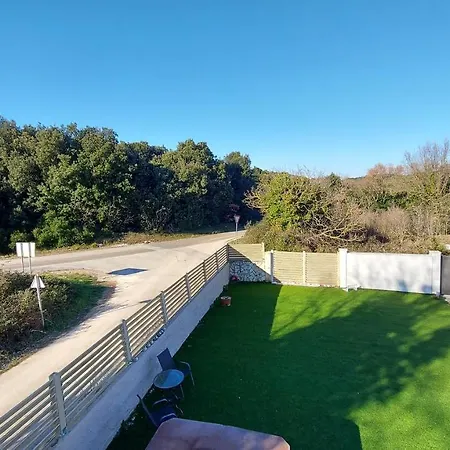 Soline Ada * 普耶斯察纳乌瓦拉